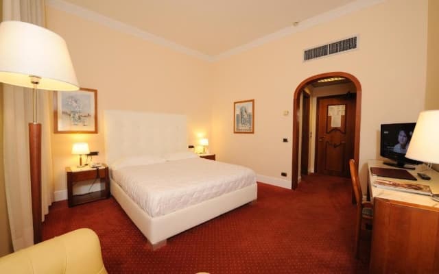 Roma Hotel - photo 12