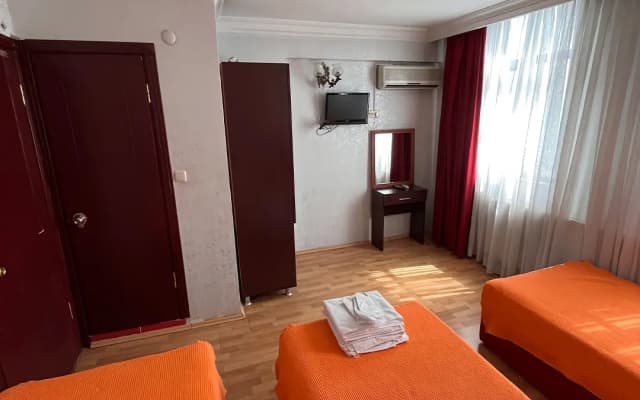 Red White Hotel - photo 5