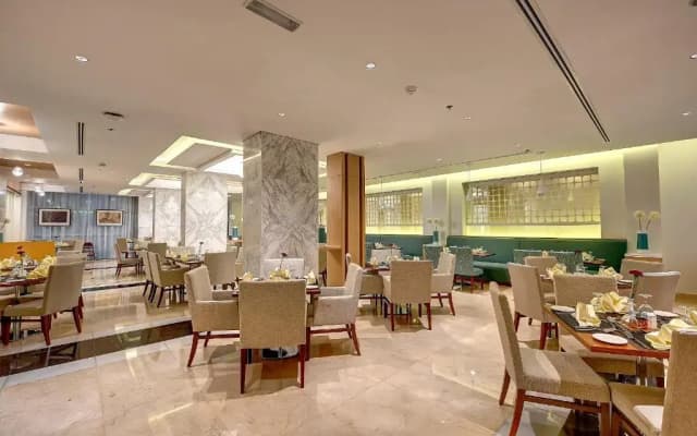 Royal Continental Hotel - photo 5