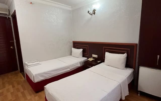 Red White Hotel - photo 5