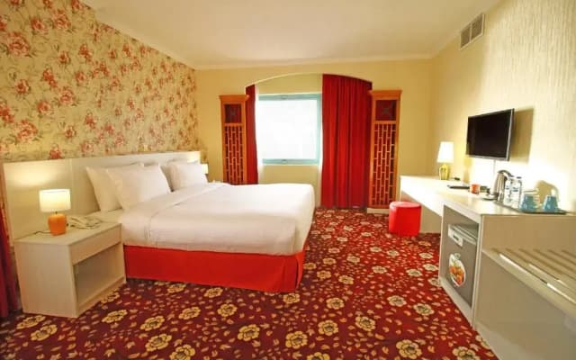 The George Hotel - photo 1