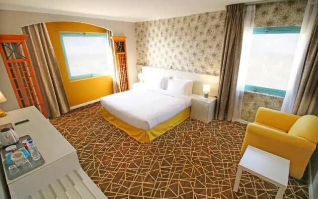 The George Hotel - photo 3