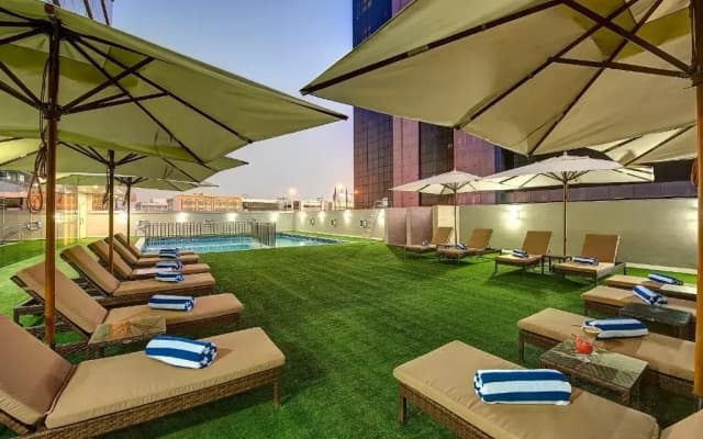 Royal Continental Hotel - photo 8