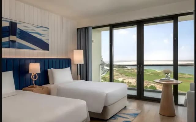 Hotel Crowne Plaza Abu Dhabi Yas Island by IHG - photo 1