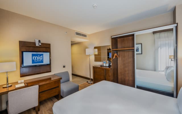 Midtown Hotel - photo 3