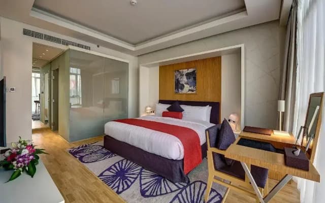Royal Continental Hotel - photo 2