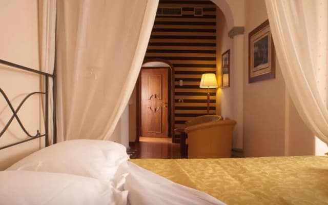 Roma Hotel - photo 10