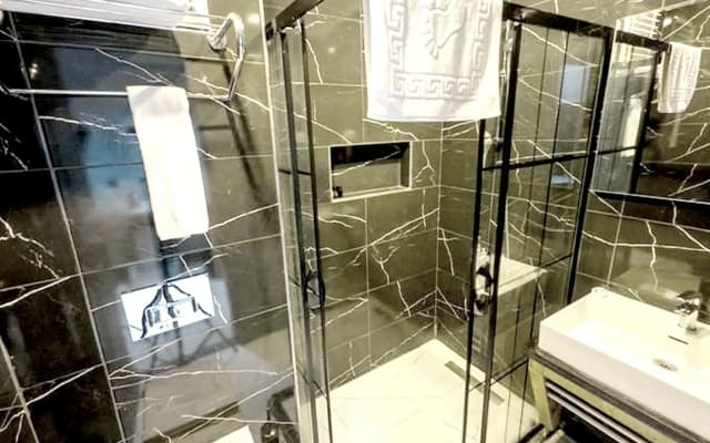 Express Plus Hotel - photo 1