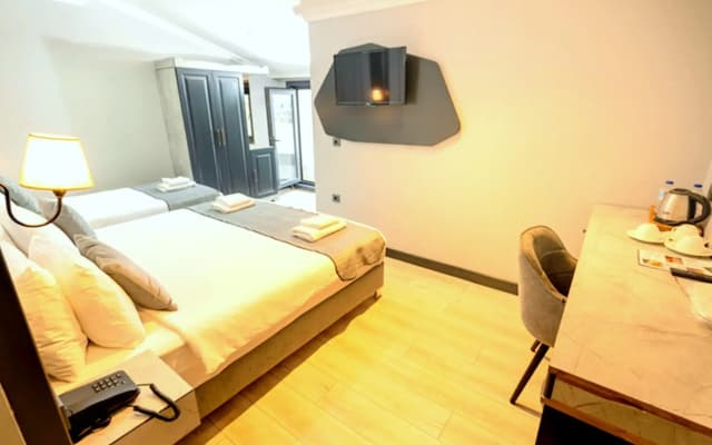 Express Plus Hotel - photo 1
