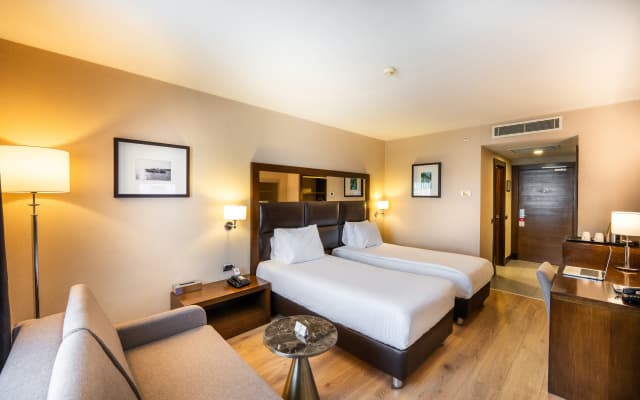 Midtown Hotel - photo 3