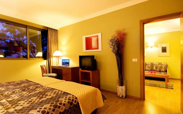 Hotel Colón Rambla - photo 1