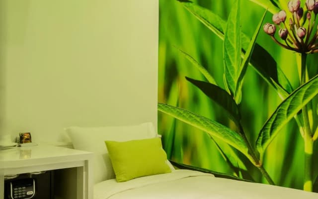 J8 Hotel - photo 3