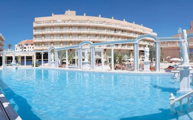 Cleopatra Palace Hotel - photo 1