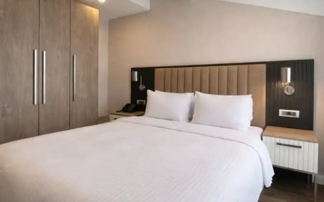 Livinton Hotel - photo 4