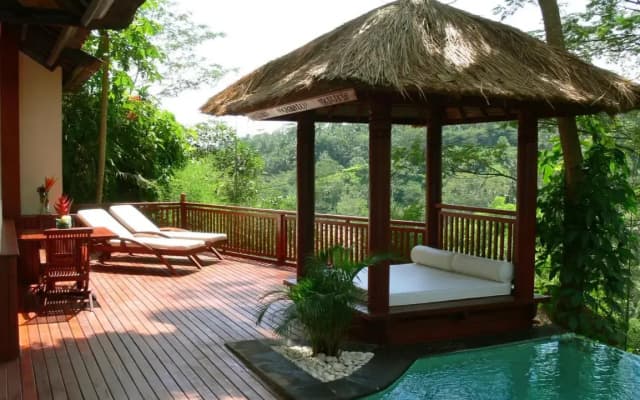 Kupu Kupu Barong Villas and Tree Spa by L'Occitane - photo 2
