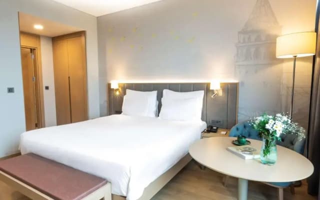 Radisson Hotel Istanbul Harbiye - photo 1