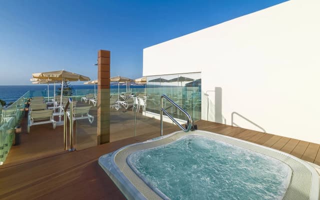 H10 Las Palmeras Hotel - photo 4