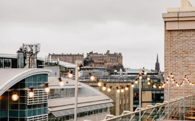 Moxy Edinburgh Fountainbridge - photo 1
