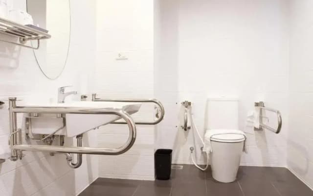 Grand Bella Hotel - photo 2