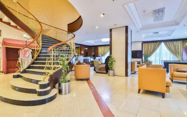 Landmark Summit Hotel - photo 2