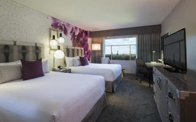 Loews Royal Pacific Resort at Universal Orlando - photo 3