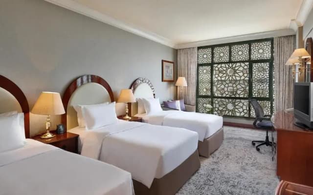 Madinah Hilton - photo 2