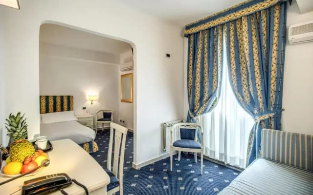Napoleon Hotel - photo 5