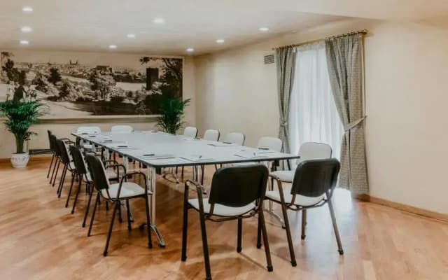 Hotel De La Ville - photo 2