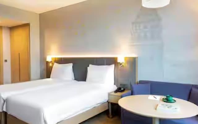 Radisson Hotel Istanbul Harbiye - photo 1