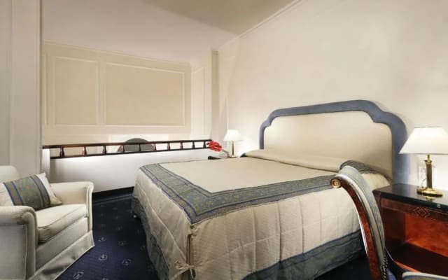 Hotel De La Ville - photo 3