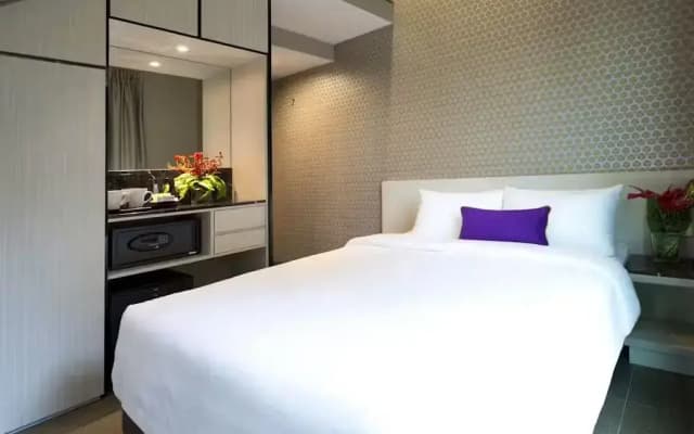 V Hotel Bencoolen - photo 1