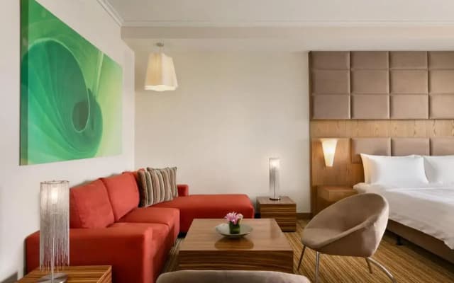 Traders Hotel, Qaryat Al Beri - photo 1