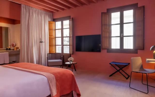 Calatrava Mediterranean Sea House Hotel - photo 4