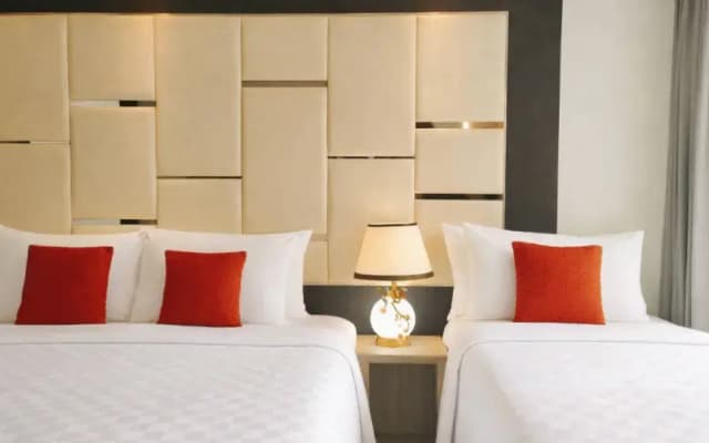 Hotel Clover Asoke - photo 6
