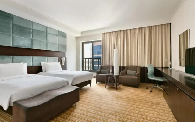 Traders Hotel, Qaryat Al Beri - photo 2