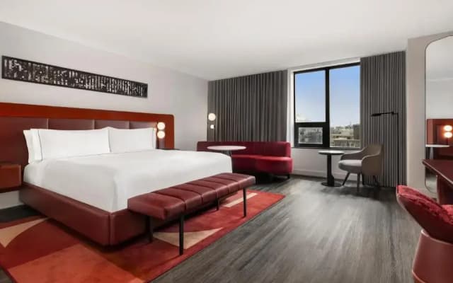 Revery Toronto Downtown, Curio Collection by Hilton - photo 4
