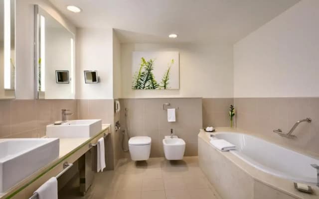 Traders Hotel, Qaryat Al Beri - photo 5