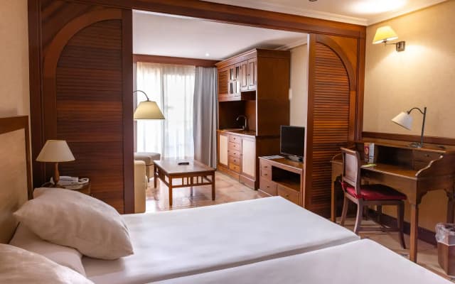 Paradise Park Fun Lifestyle Hotel - photo 3