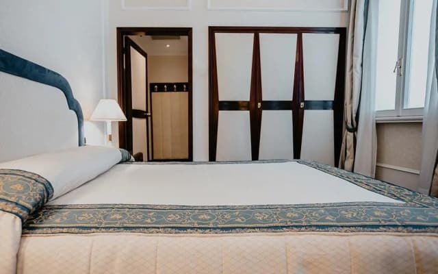 Hotel De La Ville - photo 3