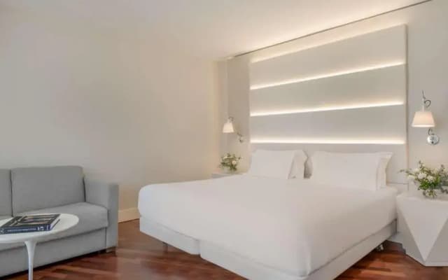 NH Málaga Hotel - photo 1