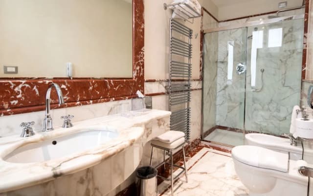 Golden Tower Hotel & Spa - photo 7