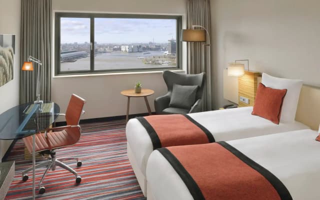 Mövenpick Hotel Amsterdam City Centre - photo 1
