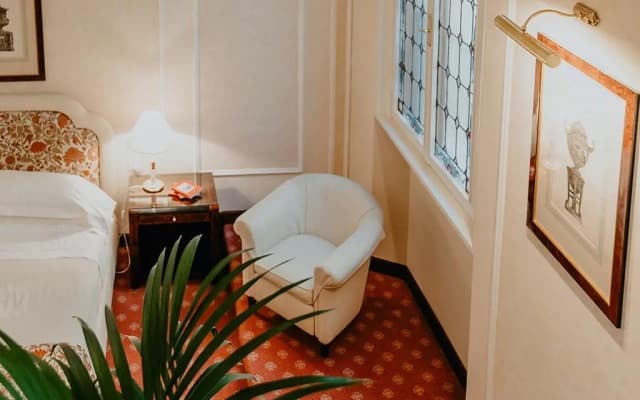 Hotel De La Ville - photo 4