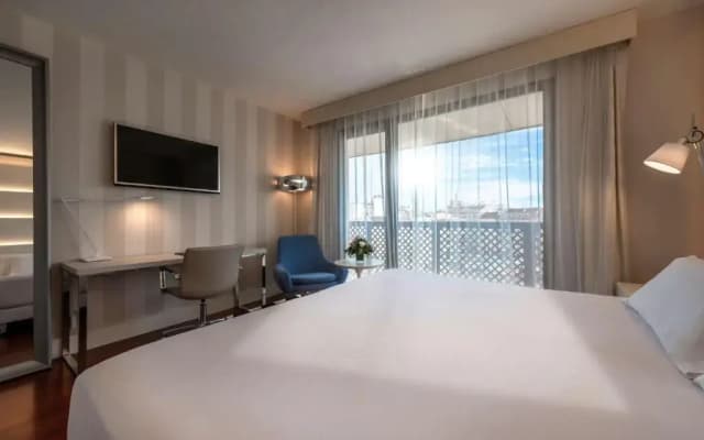 NH Málaga Hotel - photo 2