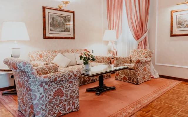 Hotel De La Ville - photo 6