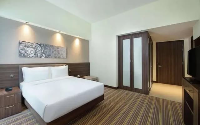 Hampton by Hilton Dubai Airport - photo 2