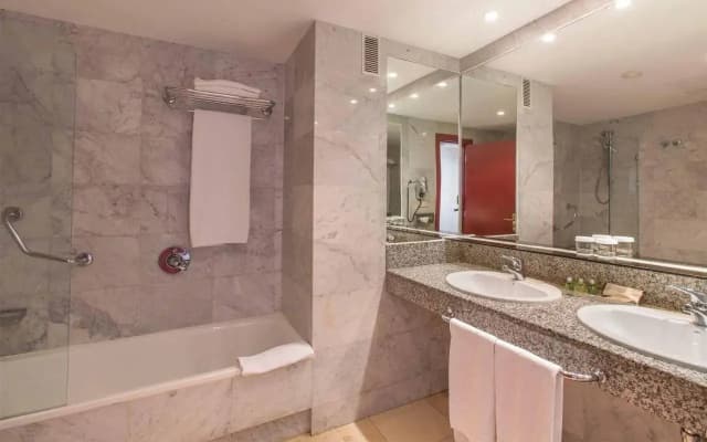 Cleopatra Palace Hotel - photo 4