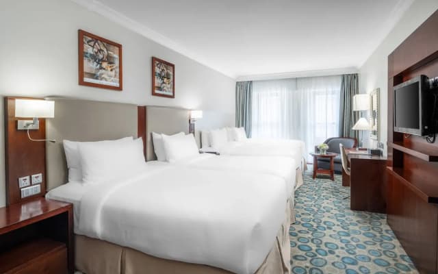 Al Aqeeq Madinah Hotel - photo 1