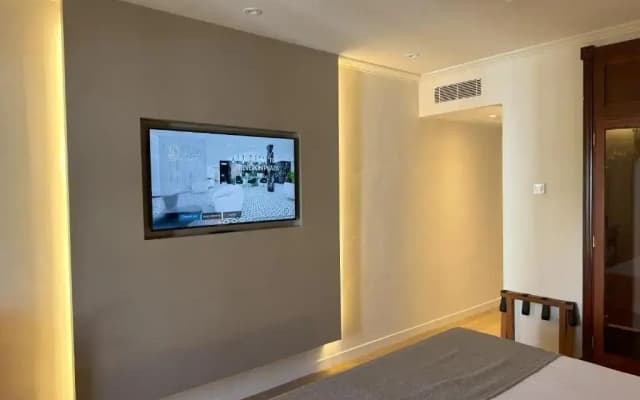 Reveron Plaza - photo 5