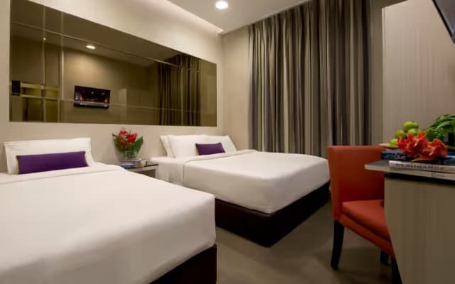 V Hotel Bencoolen - photo 1
